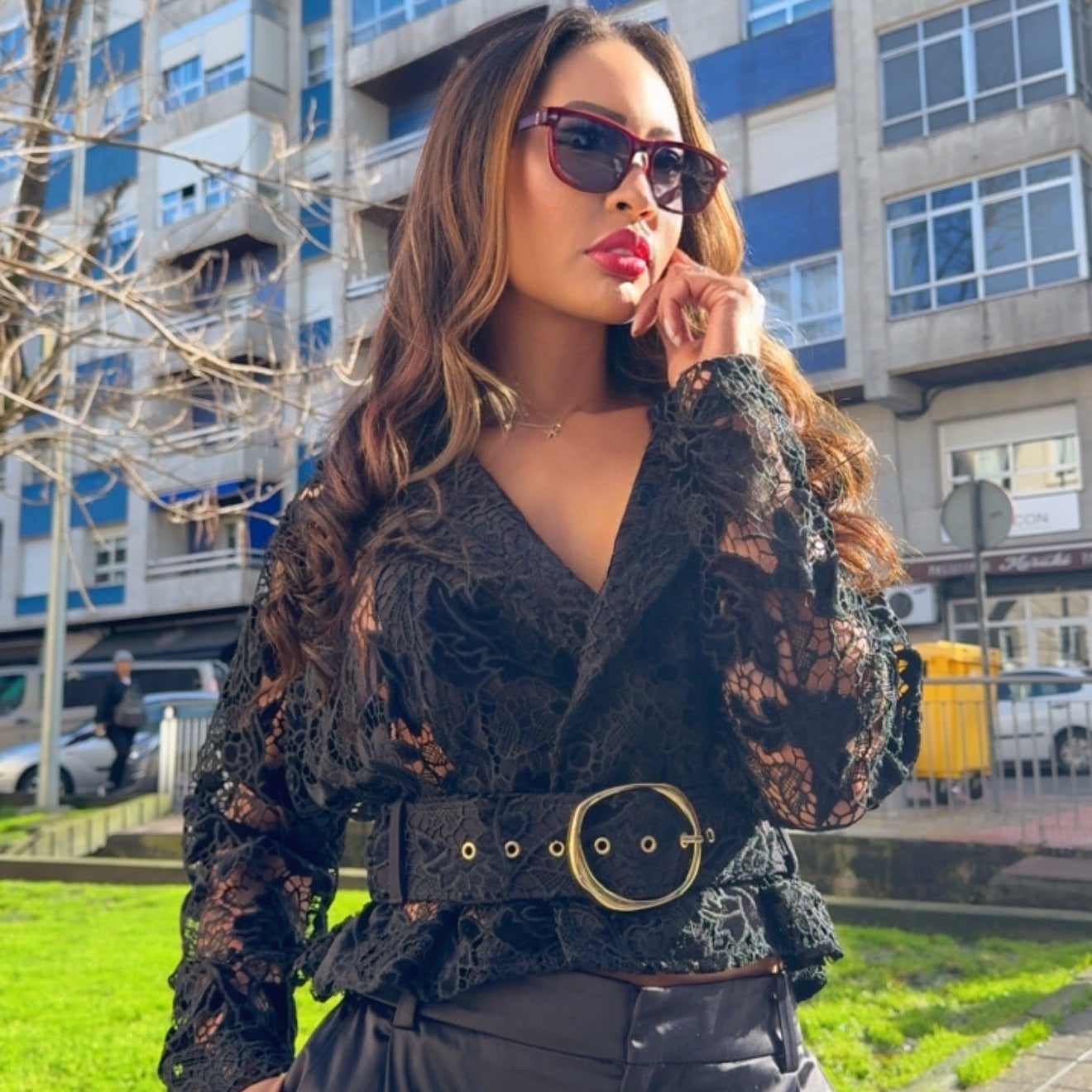Blazer de Encaje Negro Elegante