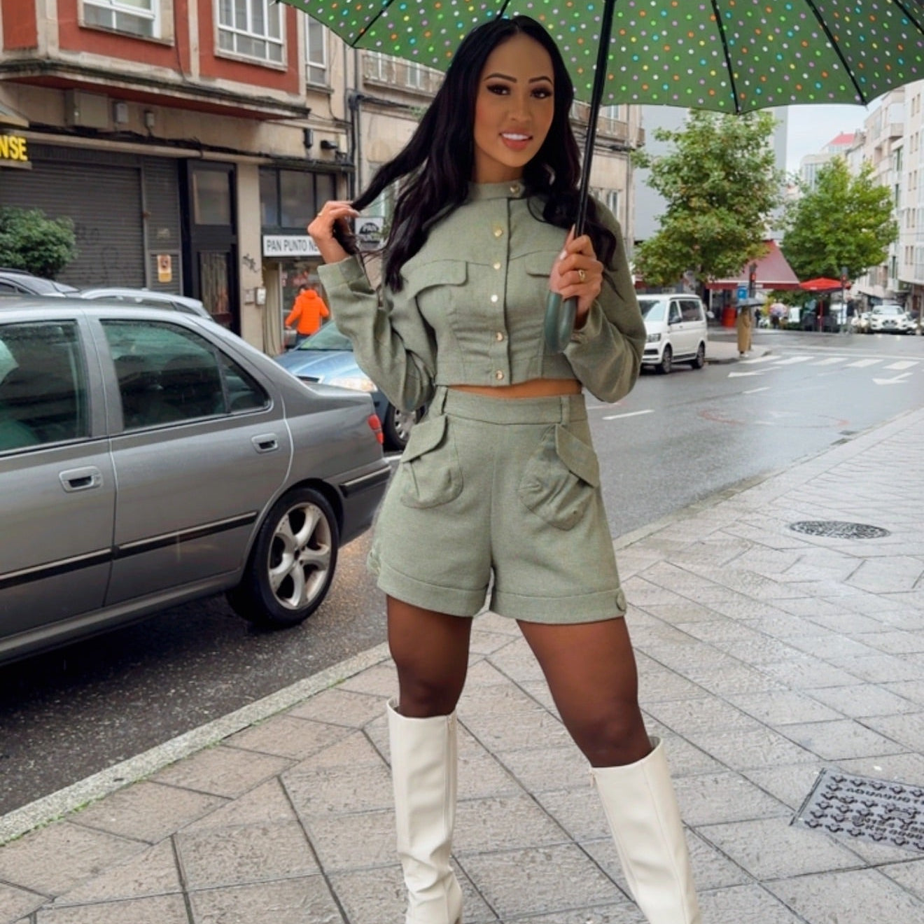 Conjunto de chaqueta y pantalón verde